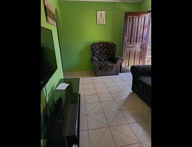 2 BEDROOM PROPERTY TO RENT IN NEWLANDS WEST